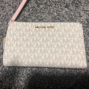 Michael Kors Wristlet Wallet